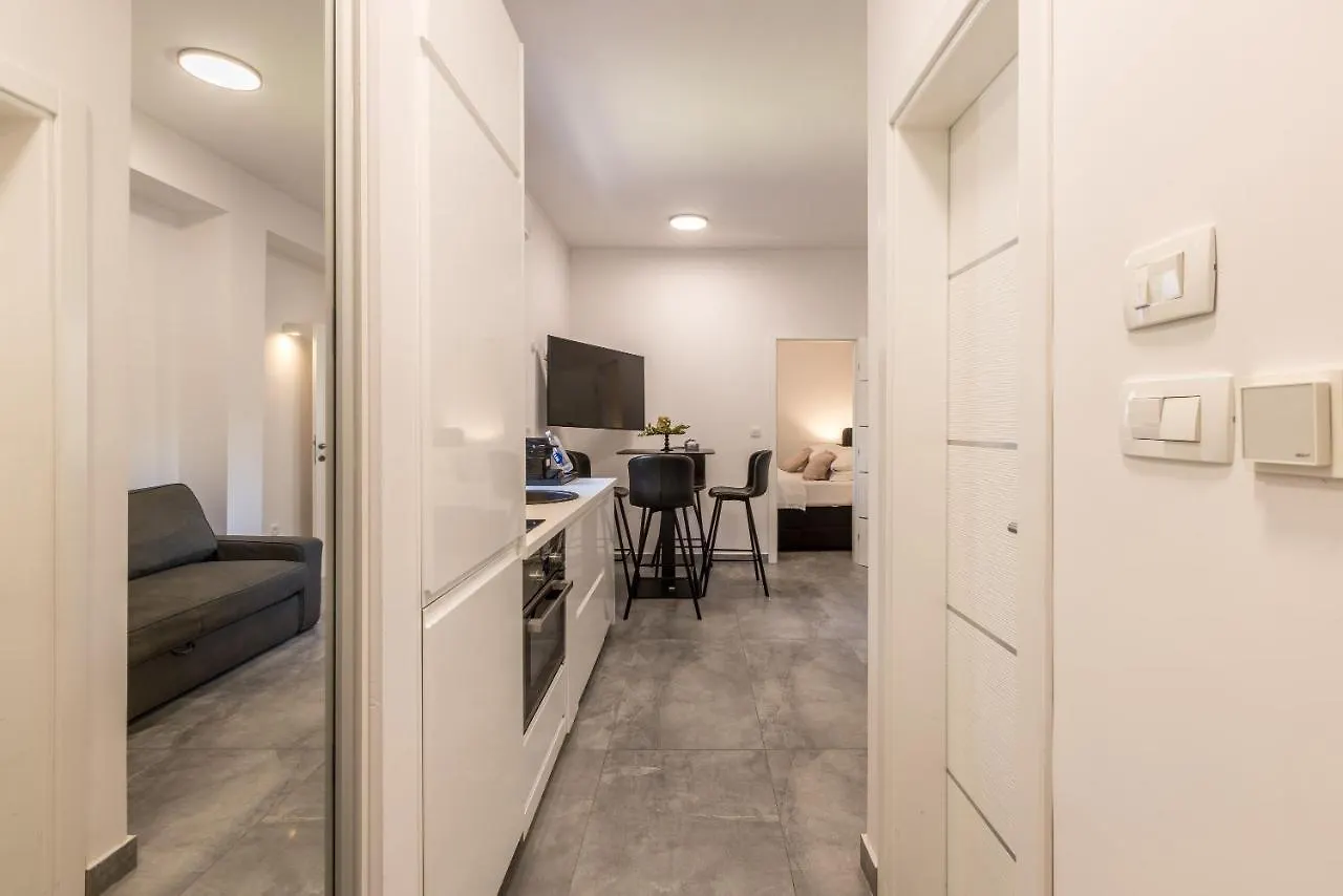 Apartments Milla Split 0*,